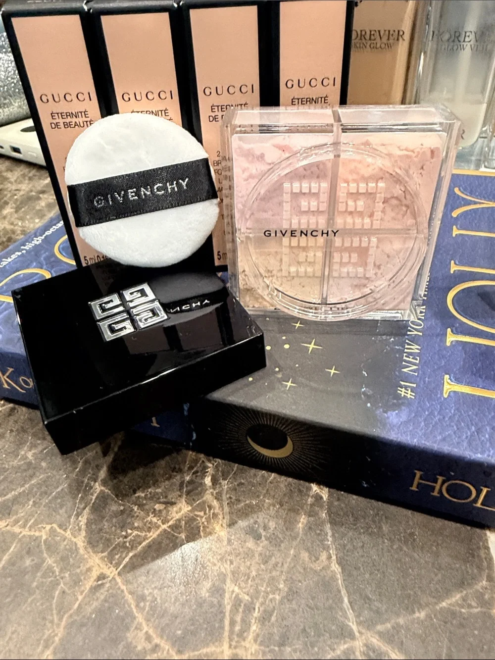 Viole Rose Givenchy Black & Gold Prisme Libre Decorative Stack